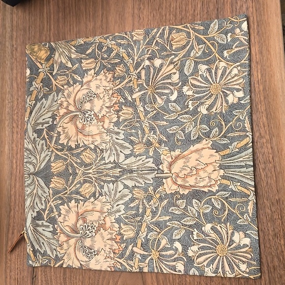 Floral block accent pillow case - Picture 3 of 5